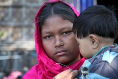 Sonhita (13) ble gift da hun var 10 år gammel og ektemannen var 16. Hun måtte gifte seg med fetteren sin. 66 prosent av jentene i Bangladesh er gift før de fyller 18 år. (Foto: Plan)
