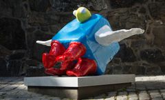 NYSKAPENDE DESIGN: Dette er "Elefantfuglen", en av skulpturene som har blitt tegnet og formgitt av barn i Fargefabrikkens tidligere skulpturprosjekter.