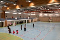 Anlegget har stor pågang og brukes daglig av minst 1000 personer fra Holmlia skole, Lusetjern skole og Holmlia Sportsklubb. Foto: Ken Opprann