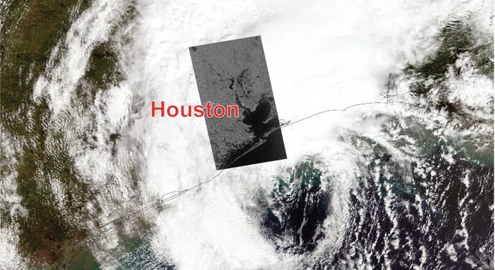Optisk satellittbilde av orkanen Harvey med et radarbilde lagt over. Radarbildet ser bakken, noe det optiske bildet ikke kan. Foto: UiO/NASA/ESA/EU COPERNICUS
