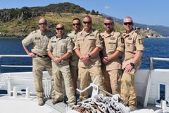 Denne gjengen utgjorde mannskapet på RS «Peter henry von Koss» denne uken avsluttet sitt oppdag i Middelhavet. T.v. skipper Lars Solvik. Nummer tre f.h. Styrkeleder Ronny Samuelsen.