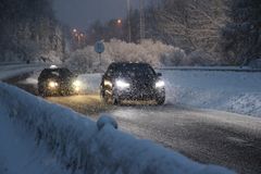 Sist vinter registrerte forsikringsselskapet If karosseriskader på 17 375 biler, og 682 av disse kjøretøyene var utstyrt med sommerdekk. (Foto: If)