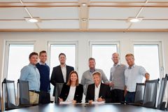 Representanter fra Bertel O. Steen, Skanska og Prodecon var tilstede ved signering av avtalen. Foto: Jarle Nyttingnes / Bertel O. Steen