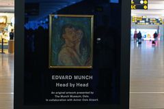 I samarbeid med Munchmuseet stiller Avinor ut to originale Munch-verker på Oslo lufthavn.