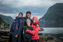 Familien Azeem fra Lørenskog. Foto: Vegard Breie