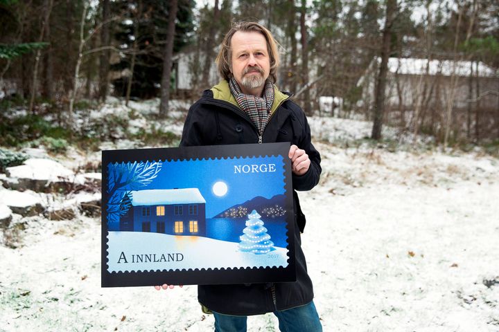 Ragnar Aalbu er årets julefrimerkekunstner. Foto: Håvard Jørstad