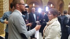 KS' styreleder, Gunn Marit Helgesen, blir å finne i vandrehallen på Stortinget når regjeringen legger fram statsbudsjettet for neste år. Foto: KS