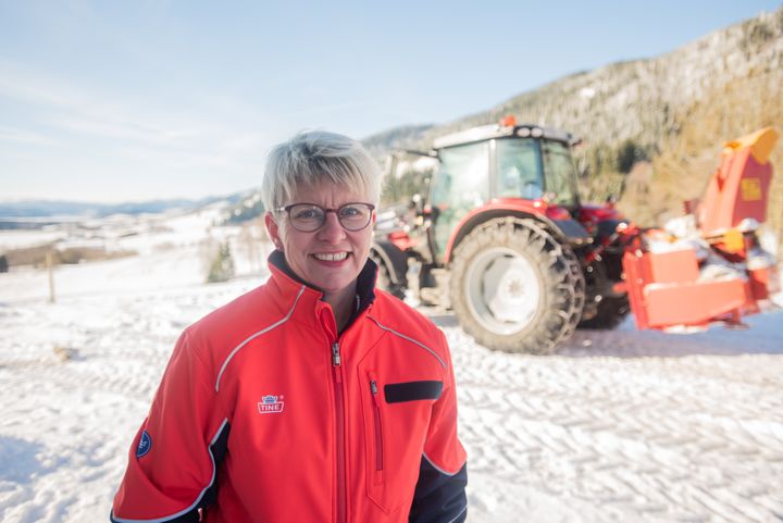 Marit Haugen er melkebonde i Steinkjer. (Foto: Håvard Zeiner)