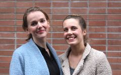 Marianne Bye Granheim og Maren Myrvold er initiativtakerne bak prosjektet «Bønn for drømmen». Foto: Guro Utne Salvesen