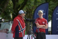 Anders Faugstad og mentor/coach Morten Bøe, som stod i samme situasjonen som Anders for 14 år siden. Foto: Jógvan Niclasen