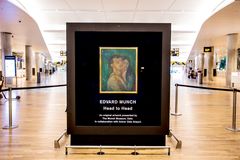 Originalmaleriet «Hode ved hode» av Edvard Munch er ett av to kunstverk som stilles ut på Avinor Oslo lufthavn (Foto: Avinor)