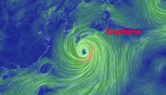 TYFON: Tyfonen «Krosa» feier nå over Japan, mens seilerne i Enoshima forhåpentlig vil slippe unna.