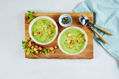 Suppe er høstmat! Prøv grønn brødsuppe. Foto: brodogkorn.no