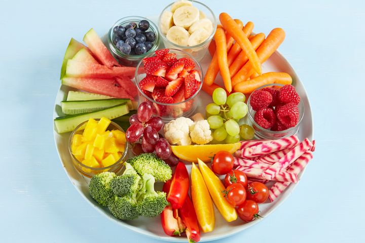 I motsetning til piller som inneholder utvalgte virkestoffer, gir frukt og grønnsaker en blanding av mange flere aktive stoffer enn det er mulig å få inn i en pille. Dessuten smaker frukt og grønnsaker mye bedre.