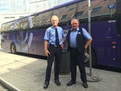 Hovedtillitsvalgt i Nettbuss Travel, Kjell Rune Brunsvik (f.v) og YTFer og bussjåfør Henry Smidsrød.
