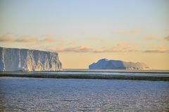 SVALBARD: Sjøis og åpent vann utenfor Svalbards kyst. Foto: Matthias Forwick