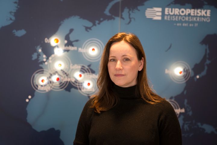 Line Sørbø jobber som sykepleier i Europeiske reiseforsikring og har selv hjulpet flere av de rammede kundene. Foto: If