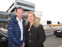Gleder seg over seier i norsk jobbkonkurranse; HR-direktør Marte Fjelle og kommunikasjonssjef Jan E. Lohne i AbbVie i Norge.