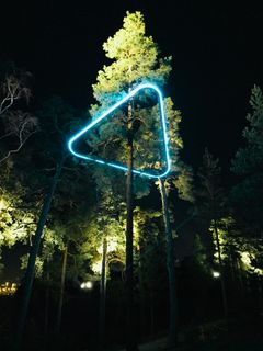 Børre Sæthres konstverk ΔT (Delta T) i Hanaholmens Bildpark i Esbo. Foto: Børre Sæthre