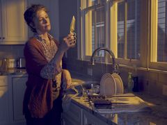 I Alexandria spilte Carol (Melissa McBride) rollen som den perfekte husmor, med en skjult agenda. Vil de voldelige avgjørelsene hun tok slå tilbake? Foto: Frank Ockenfels 3/AMC