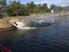 Båtbrann på Singløy i Hvaler siste helgen i april