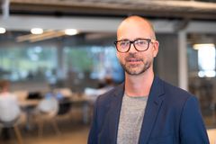 RiksTVs kommersielle direktør Ole André Skarbøvik registrerer at Johannes Høsflot Klæbo har sjarmert seg til TV-yndling hos det norske folk i løpet av året som er gått