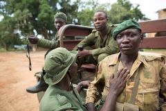 I 2012 leide Garamba nasjonalpark i Kongo inn en sikkerhetskonsulent for å undervise oppsynsmennene i avansert krypskyting. Det resulterte i etableringen av en responsenhet som skal konfrontere krypskytere og sikkerhetstrusler raskt og effektivt. Foto: National Geographic /Toby Strong.