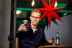Markedssjef for øl uten alkohol i Ringnes, Henrik Lund
