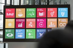 FNs bærekraftsmål ble enstemmig vedtatt av alle de 193 medlemslandene. Innen 2030 skal verden oppnå 17 ambisiøse mål. Foto: Plan International