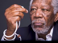 3. april er Morgan Freeman klar med en ny dokumentarserie der han fordypet seg i kjente religiøse opplevelser og ritualer verden over. Foto: National Geographic Channels/Miller Mobley