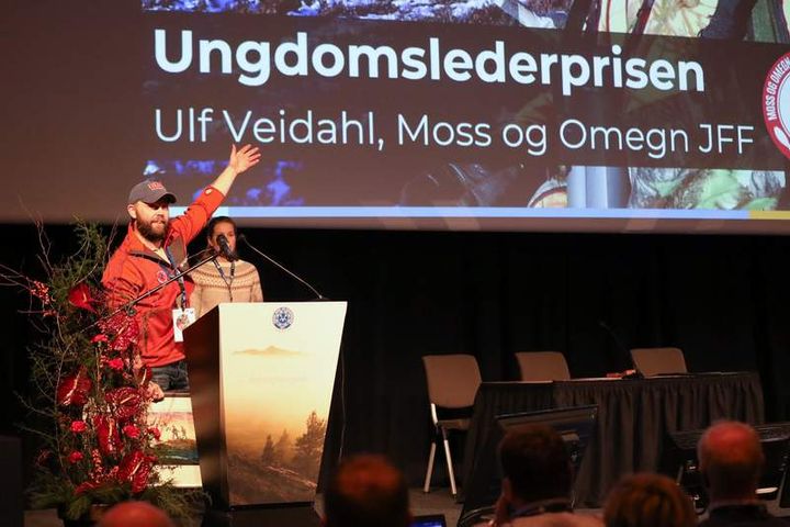 Ulf Veidahl Fra Moss og Omegn JFF fikk ungdomslederpris.