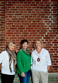 VEIMATVINNERE: Anita Gylseth (f.v.), Anni Byskov og Benedikte Ferner er vinnere i NAF-magasinet Motors årlige kåring av Norges beste veimat.