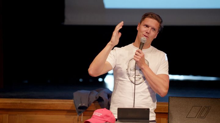 Andreas Wahl under skolevalget ved Lillestrøm VG høsten 2019. Foto: Teddy TV/NRK