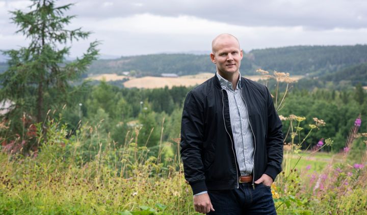 Gründer Øyvind Sotberg ønsker å gjøre det enklere for bønder å kjøpe og selge landbruksutstyr. Foto: Landbruksauksjon.no