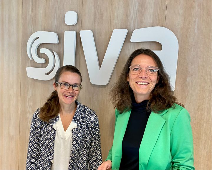 Selskaper over hele Norge er representert blant de nye operatørene i Sivas programvirksomhet, som starter på en ny tiårsperiode i januar 2023. Her er Siva representert ved direktør for Innovasjon, Kristin Eriksen (t.v.), og fagleder for team inkubator og næringshage, Randi Torvik.