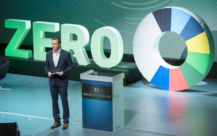 ABB holder innlegg om microgrid på Zerokonferansen og viser utslippsfrie løsninger som høyeffektslader og batteribaserte energilagringsløsninger på utstillingen på Youngstorget i Oslo som er åpen for alle.