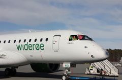 Embraer E190-E2 landet for aller første gang på Bergen lufthavn Flesland 12. april.