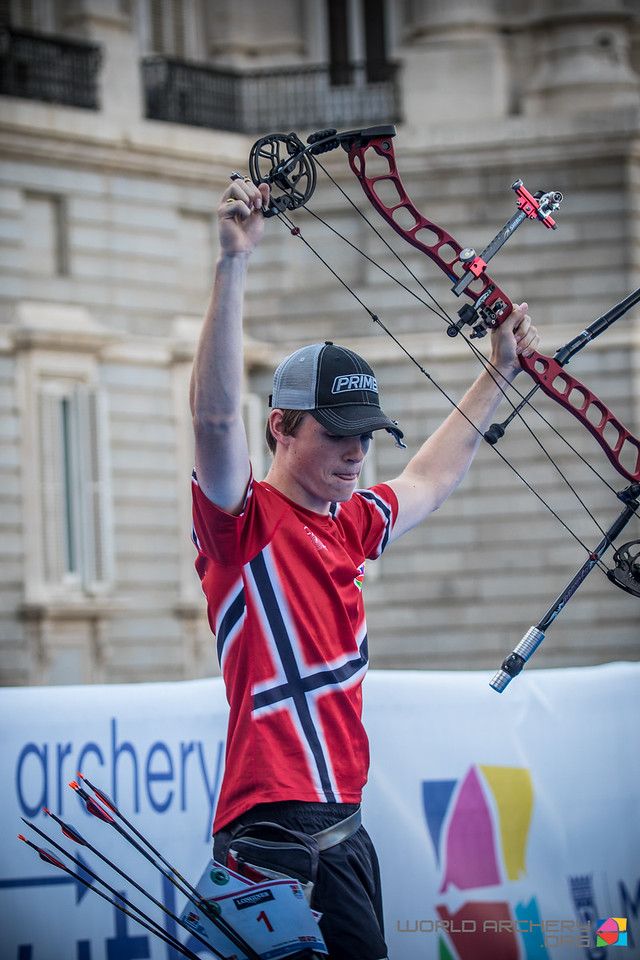 Faugstad skyter full pott under gullfinalen i VM. Foto: World Archery