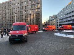 Disse elektriske varebilene fra Posten blir å se i juletrafikken i Oslo. Foto: Aleksander Alnes / Posten
