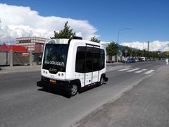 I TRAFIKKEN: EZ10 brukes i Helsinki i et forsøk som "matebuss" i vanlig trafikk.