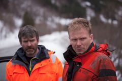 Fra venstre: Bilberger Bjørn Lægreid (49) fra Eidfjord og Thord Paulsen (42) fra Odda. Foto: National Geographic Channel