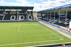 Med solceller på stadiontaket og et av Norges største batterilagre kan Odds Ballklubb spille hjemmekamper etter mørkets frambrudd i flomlys med solkraft.