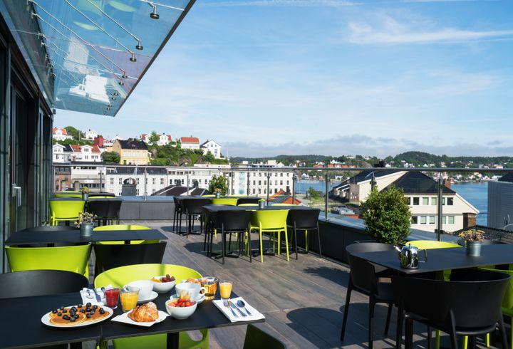 FROKOST MED UTSIKT: Thon Hotel Arendal ble fylkesvinner i Norges beste frokost-konkurransen.