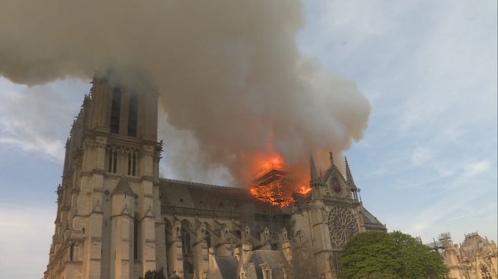 Notre-Dame: Kampen mot brannen vises søndag 15. september kl. 22.00 på National Geographic (Foto: National Geographic).