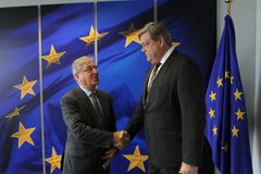 Fiskeriminister Harald T. Nesvik møtte EUs fiskerikommissær Karmenu Vella