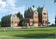 Torreby Slott ligger omkranset av en av Sveriges eldste og flotteste golfbaner.