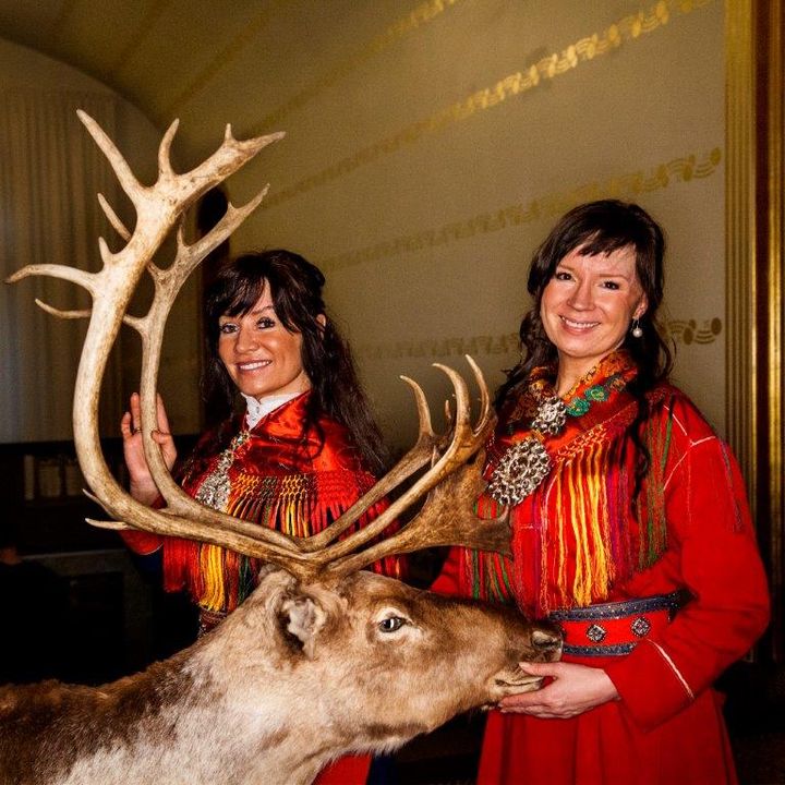 Mari Helander og Anne-Lise Johnsen Swart fra Sami Golle Galdu/ Den samiske gullkilden.

Foto: Lill-Ann Chepstow-Lusty