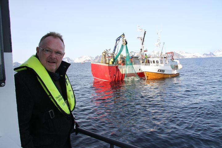 Fiskeriminister Sandberg på torskekontroll med Fiskeridirektoratet tidligere i 2018. Foto: NFD