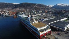 Julefeiring om bord: MS Bergensfjord ligger til kai i Bergen julaften og inviterer barnefamilier og enslige til julefeiring . Foto: Fjord Line