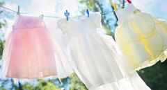 Hvilke klær du kjøper og hvordan du bruker og vasker dem har stor påvirkning på miljøet. En ny rapport oppsummerer det vi vet om klesbruk over hele verden. Foto: Pixabay